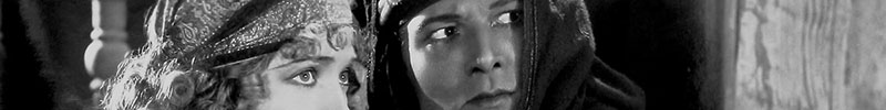 Vilma Bánky and Rudolph Valentino in The Son of the Sheik.