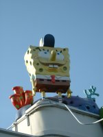 WHo lives in a pineapple under the sea?